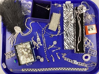 Lot 27 - A Collection of Diamanté Jewellery, to include...