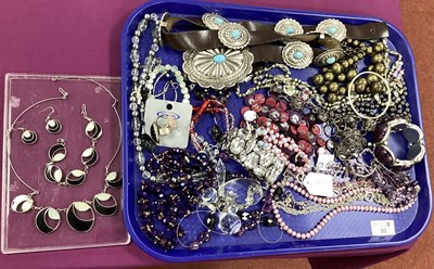 Lot 50 - A Mixed Lot of Assorted Costume Jewellery,...
