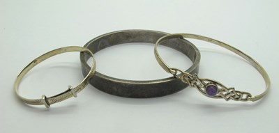 Lot 227 - A Hallmarked Silver Stone Set Bangle of Celtic...