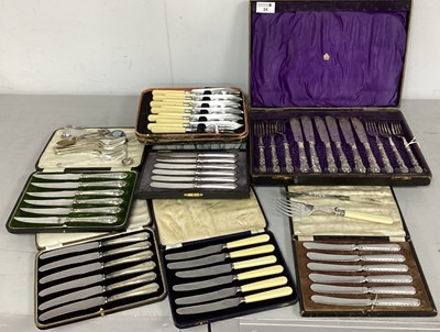Lot 24 - A Cased Set of Six Edwardian Hallmarked Silver...