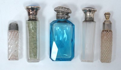 Lot 1280 - A Late XIX Century Scent Bottle, the faceted...