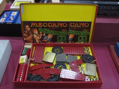 Lot 518 - A c. 1950 Meccano Red and Greem No.7 Set,...