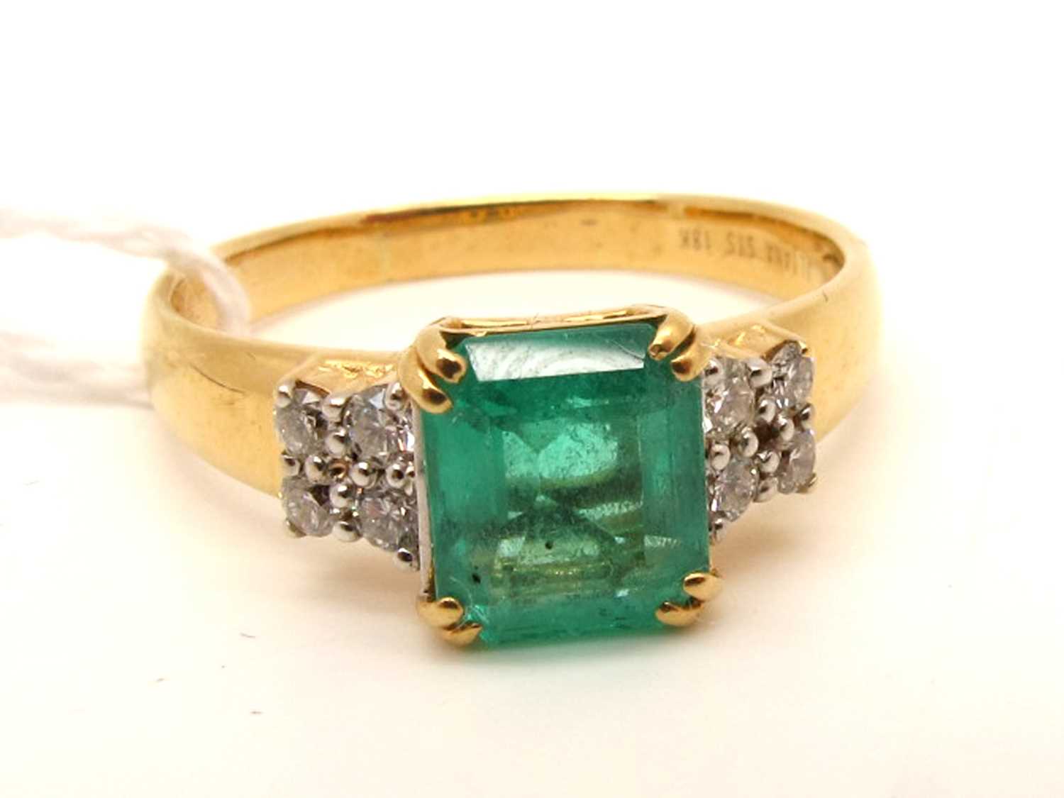 Lot 193 - ILIANA; A Modern TJC 18ct Gold Emerald and