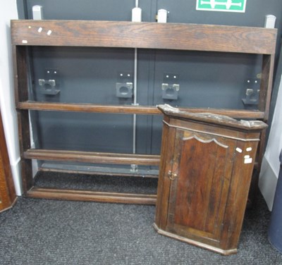 Lot 1479 - XX Century Oak Delf Rack, with two open...