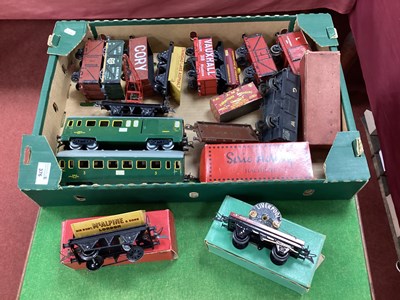 Lot 376 - A Quantity of 'O' Gauge/7mm Railway Rolling...