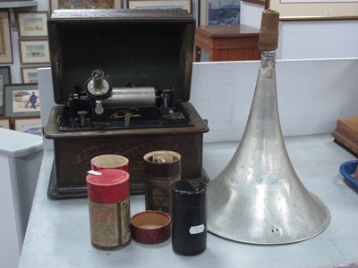 Lot 1452 - Edison Standard Phonograph, in an oak carry...