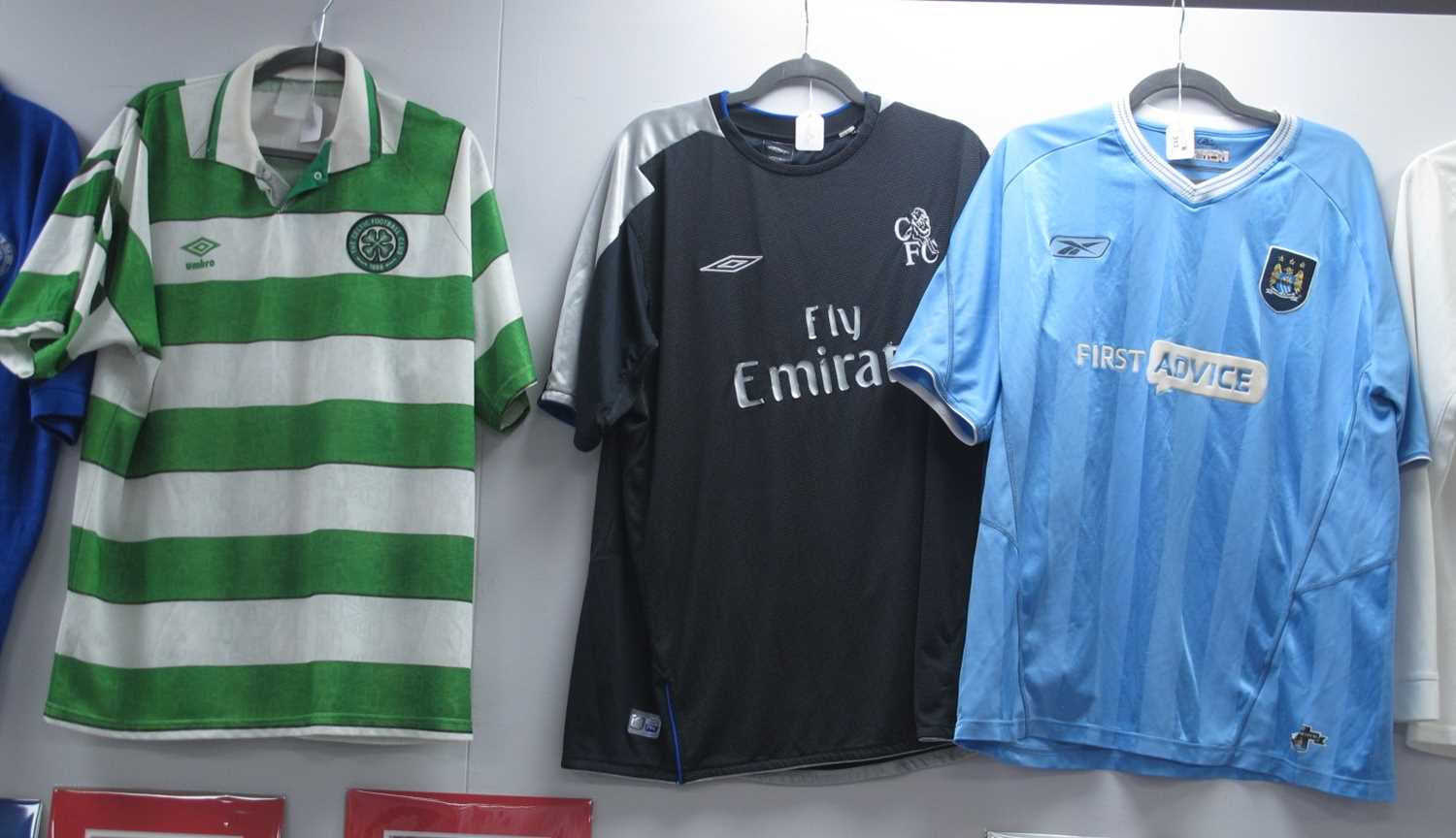 Lot 313 - Football Shirts - Glasgow Celtic Umbro home -...