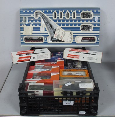 Lot 438 - Thirty-Four Items of 'HO' Gauge Continental...