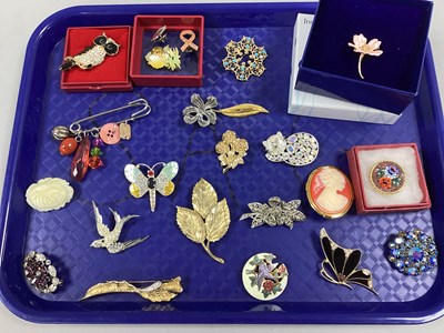 Lot 10 - Costume Brooches, including cat, cameo style,...
