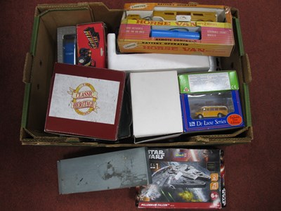 Lot 810 - A quantity of diecast and plastic model...