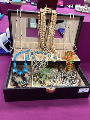 Lot 88 - Vintage and Other Bead Necklaces, including...