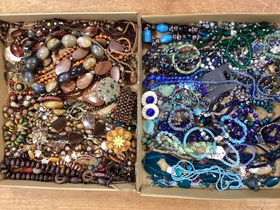 Lot 61 - A Mixed Lot of Assorted Costume Jewellery, in...