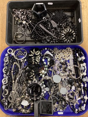 Lot 43 - A Mixed Lot of Assorted Costume Jewellery,...