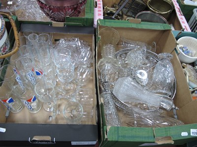 Lot 1120 - Glassware, to include four vases of varying...