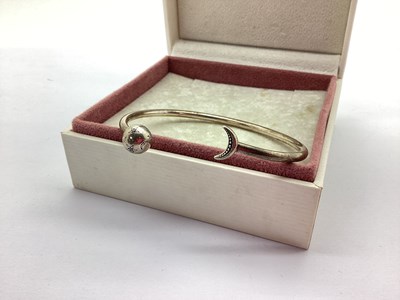 Lot 156 - Pandora Moments Modern Torque Bangle, with...