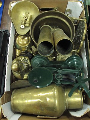 Lot 1097 - An assortment of brass ware to include Ibrasco...