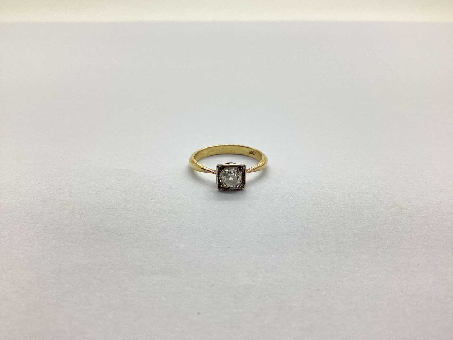 Lot 234 - A Single Stone Dimond Ring, the old cut