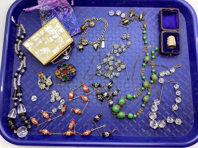 Lot 18 - Vintage Bead Necklaces, (damages / for repair);...