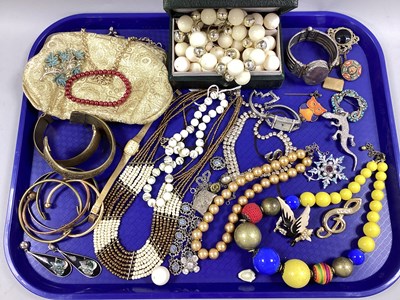 Lot 14 - A Mixed Lot of Assorted Costume Jewellery,...