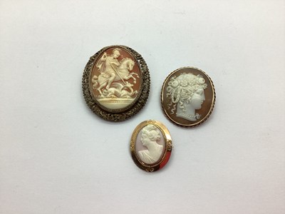 Lot 188 - George and The Dragon Oval Shell Carved Cameo...
