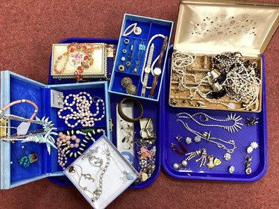Lot 37 - A Mixed Lot of Assorted Costume Jewellery,...