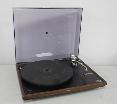 Lot 426 - Rega Planer 2 Turntable, with a Ortofon VMS20E...