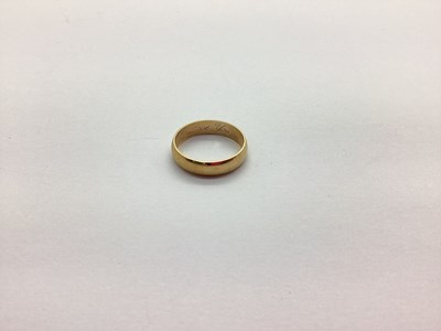 Lot 337 - A 9ct Gold Plain Wedding Band, inner engraved "...