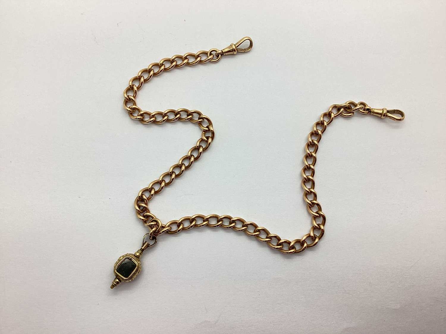 Lot 103 - A 9ct Rose Gold Curb Link Albert Style Chain,
