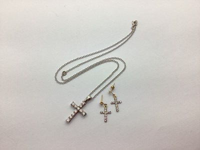 Lot 210 - A Modern 9ct White Gold Cross Pendant, claw...