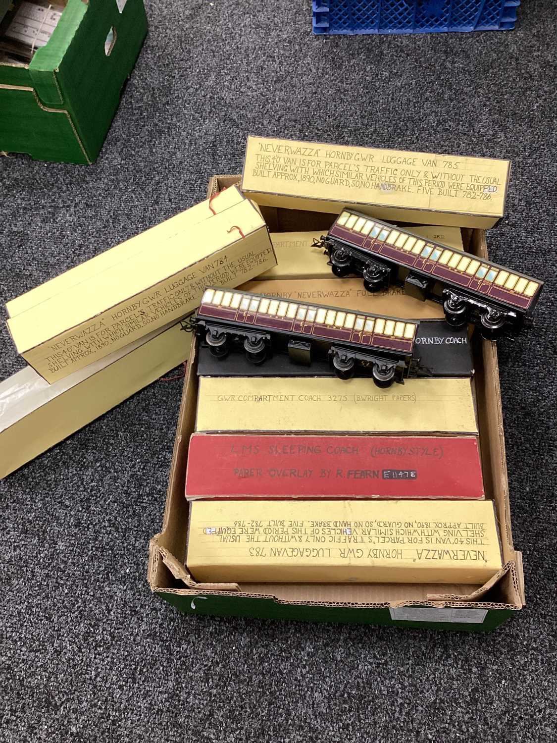 Lot 19 - O gauge bogey coaches based on Hornby, all...