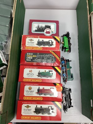 Lot 42 - OO gauge tank locomotives by Hornby and others,...