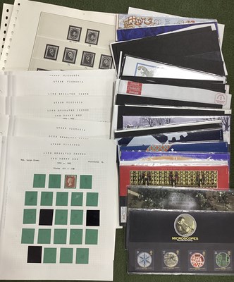 Lot 385 - 25 GB Presentation Packs of Mint Commemorative...