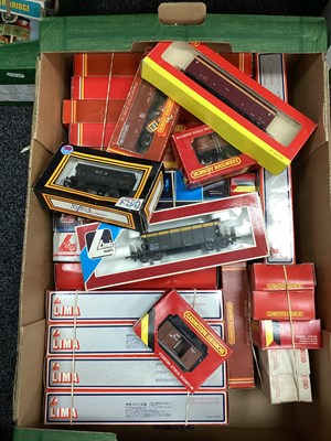 Lot 73 - OO gauge rolling stock from Hornby, Lima etc,...