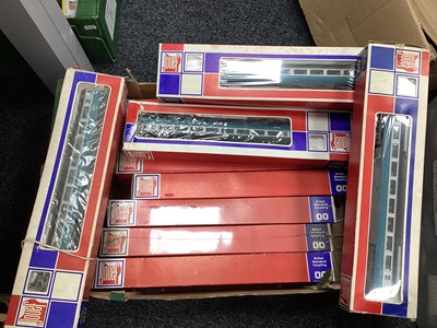 Lot 82 - OO gauge Jouef coaches, boxed. (11)
