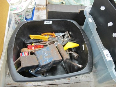 Lot 1093 - Tools and Spanners, No 1 vice, etc:- One Tub.