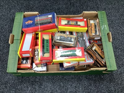 Lot 129 - Approximately Twenty Five "OO" Gauge Rolling...