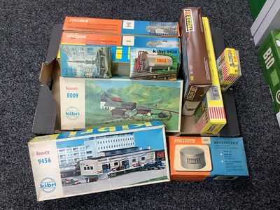 Lot 135 - Eleven Outline Continental HO Scale Plastic...