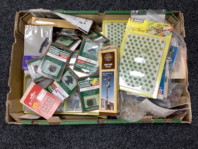 Lot 139 - A Quantity of HO/OO Gauge Lineside Accessories...