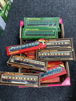 Lot 149 - OO gauge coaches from Hornby, Mainline,...