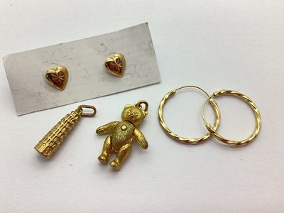 Lot 183 - A Novelty Articulated Bear Charm Pendant,...