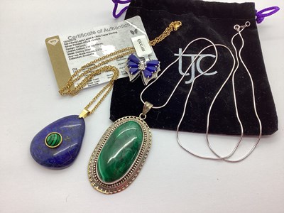 Lot 189 - A Hallmarked Silver Malachite Inset Pendant,...