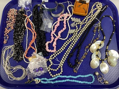 Lot 30 - A Variety of Costume Jewellery, to include a...