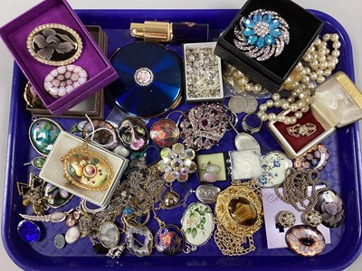 Lot 11 - Assorted Costume Jewellery, including brooches,...