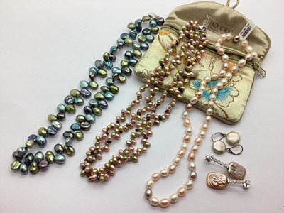 Lot 18 - Honora; A Cultured Pearl and Hardstone Chip...