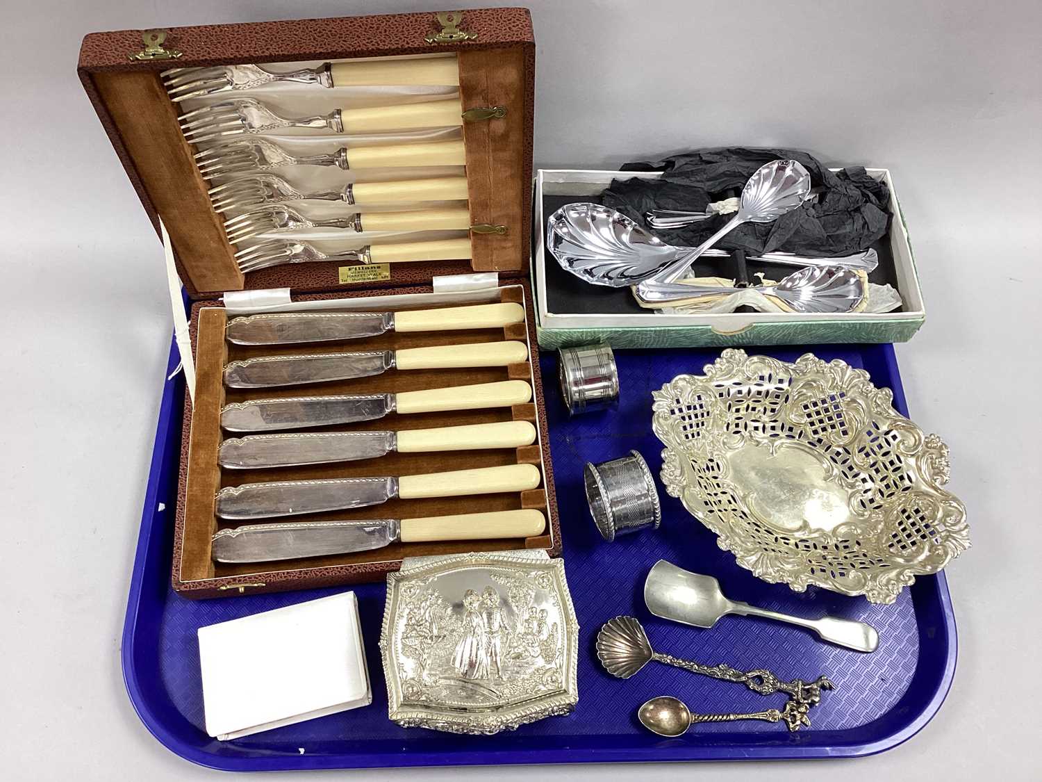 Lot 57 - Vintage Fillans Huddersfield Cased Set of Fish...