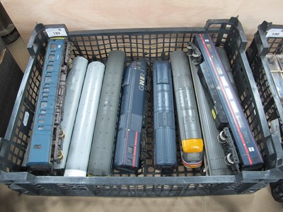 Lot 189 - A small collection of Hornby "OO" Gauge HST...