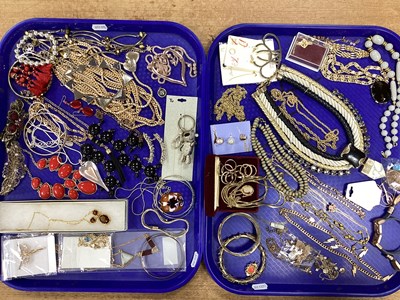 Lot 3 - A Quantity of Costume Jewellery, in hues of...
