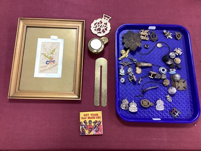 Lot 407 - British Armed Services cap badges, brooches,...