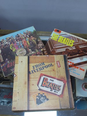 Lot 612 - Beatles Interest, The Beatles Box (Readers...