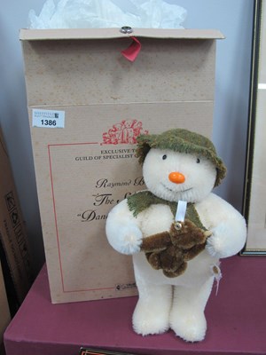 Lot 1386 - A Steiff #661150 Raymond Briggs The Snowman...